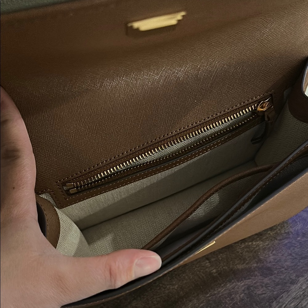 Tory Burch Brown Leather Emerson Shoulder Bag - Picture 7 of 8